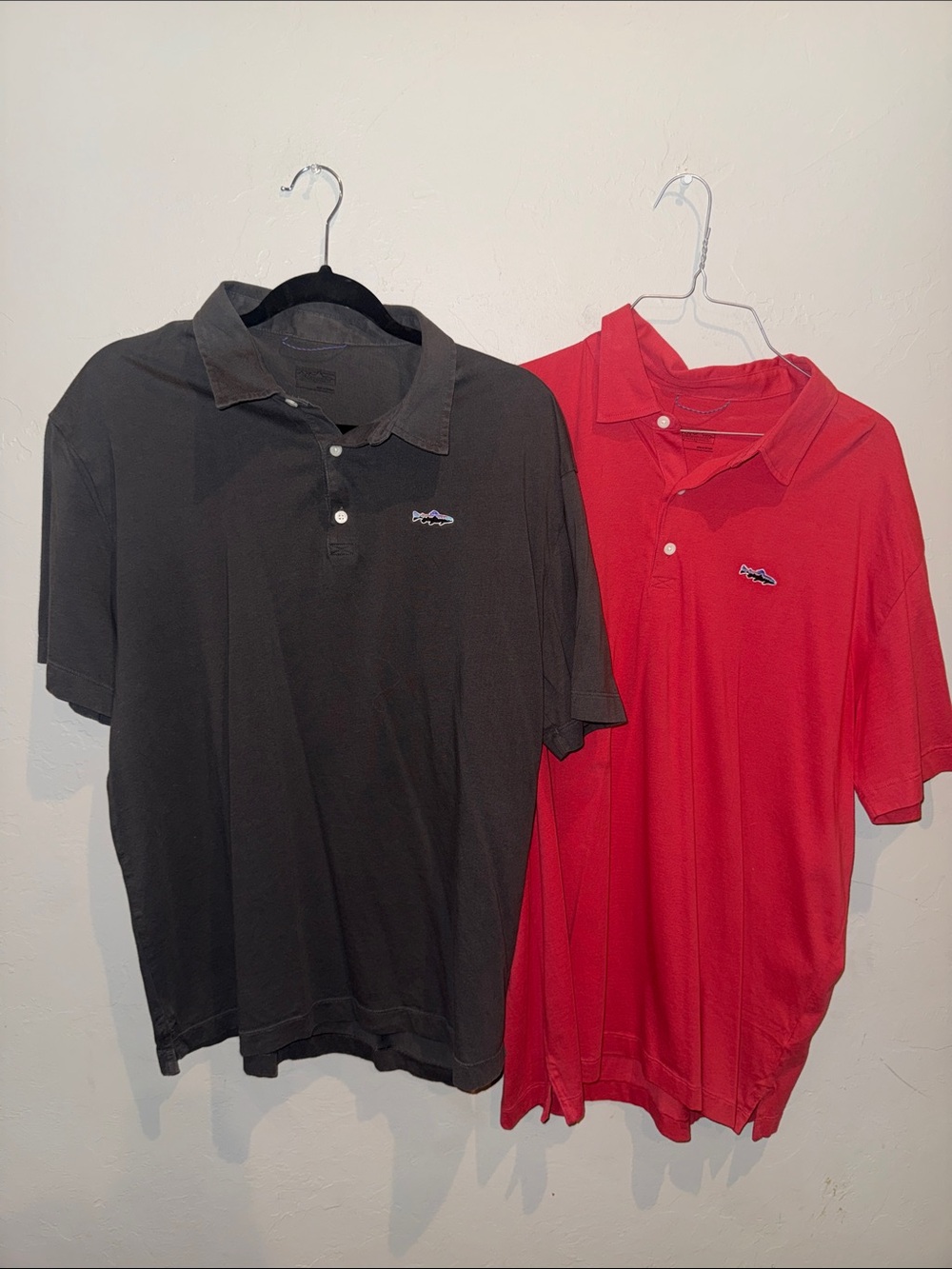 Patagonia Men's 100% Cotton Polo Shirt - Dark Gey and Red